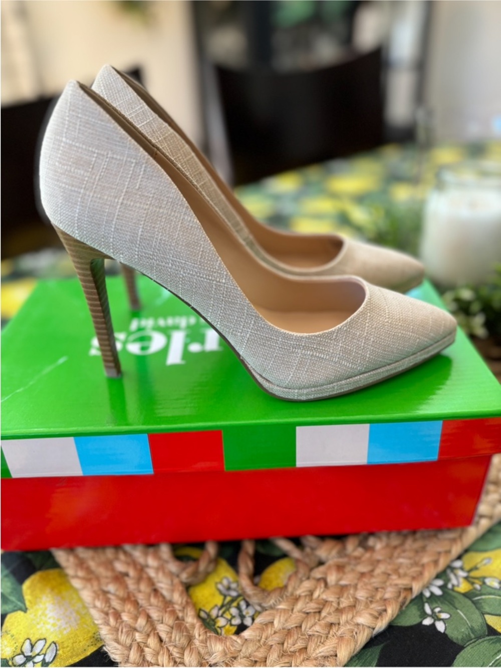 Charles David NEW IN BOX Plateau Linen Heels Light Tan Womens 7 Luxury Summer